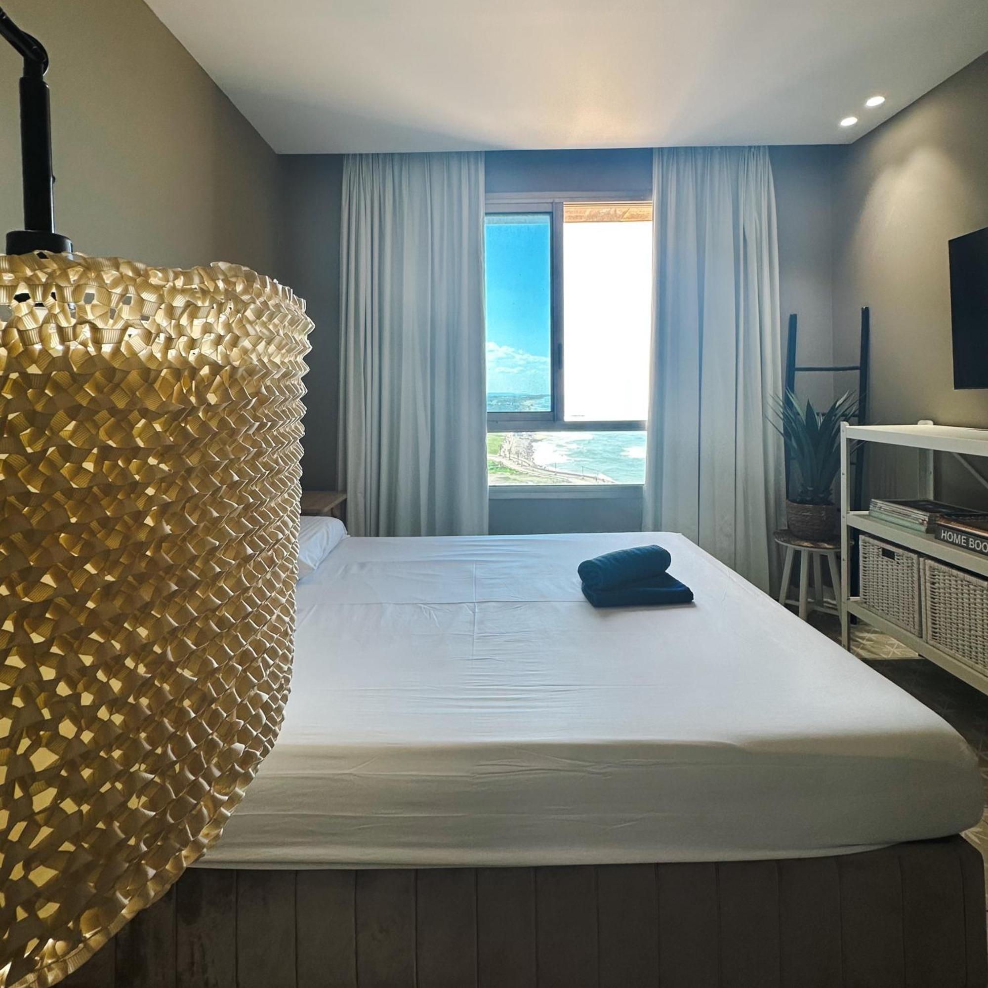 Haifa Almog Tower- "Blue Reef" Suite On The Sea المظهر الخارجي الصورة